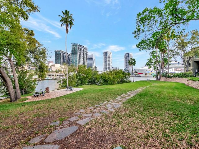 605 ISLAND PLACE WAY, Tampa, FL 33602