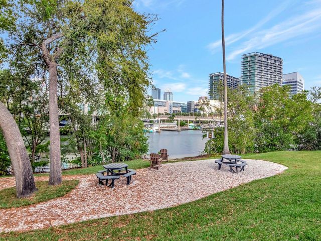 605 ISLAND PLACE WAY, Tampa, FL 33602