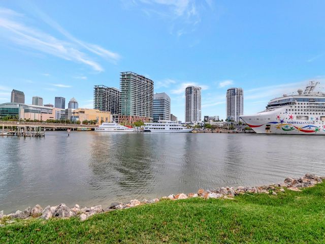 605 ISLAND PLACE WAY, Tampa, FL 33602