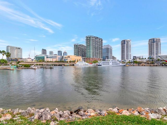 605 ISLAND PLACE WAY, Tampa, FL 33602