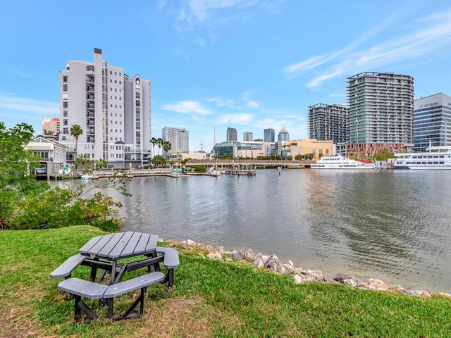 605 ISLAND PLACE WAY, Tampa, FL 33602