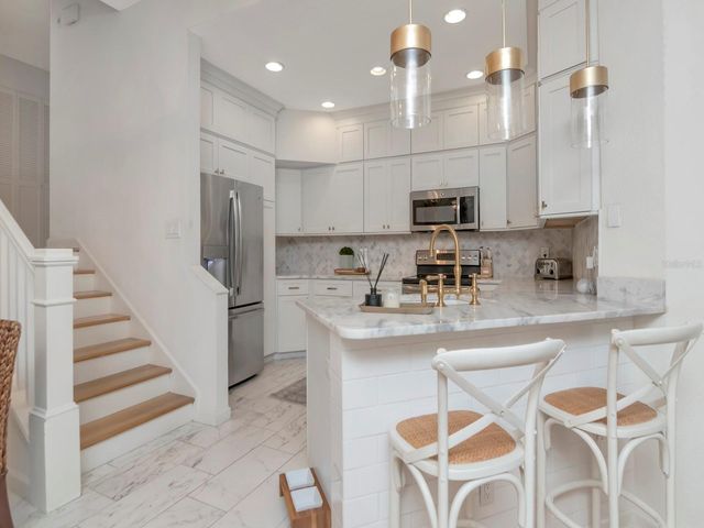 605 ISLAND PLACE WAY, Tampa, FL 33602