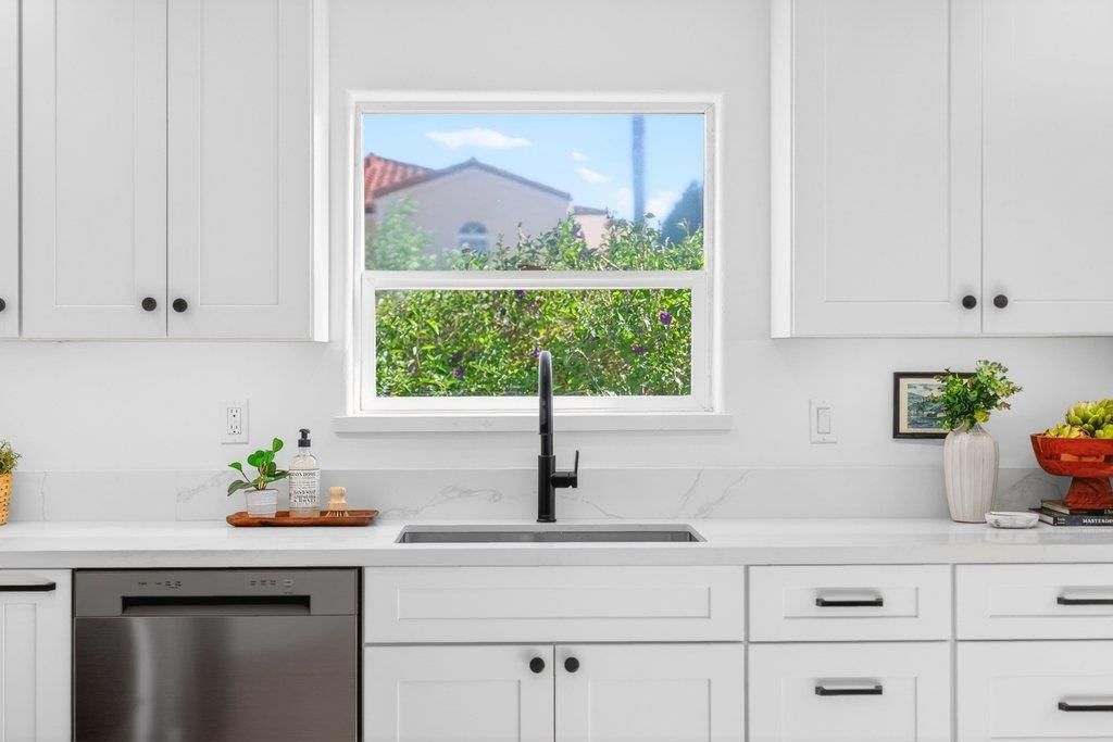 Image 16 of property listing at 203 San Juan Avenue, Santa Cruz, CA 95062