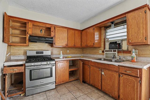 704 NE Katherine Place, Oklahoma City, OK 73114