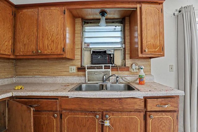 704 NE Katherine Place, Oklahoma City, OK 73114