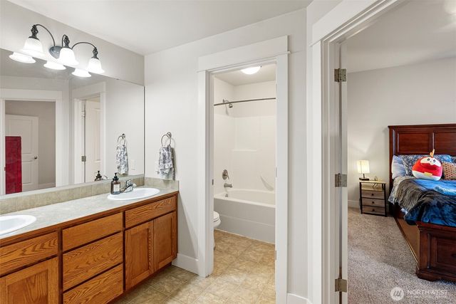 7806 211th Avenue E, Bonney Lake, WA 98391