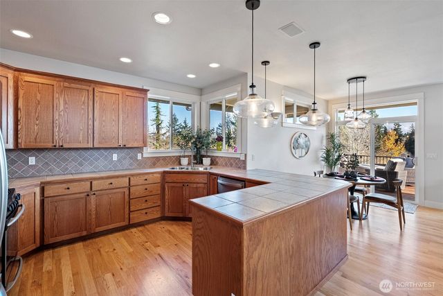 7806 211th Avenue E, Bonney Lake, WA 98391