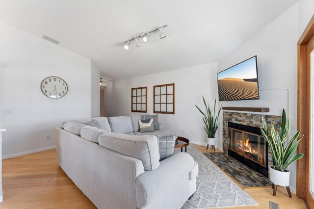 1898 Southpointe Terrace B1898, Eagan, MN 55122