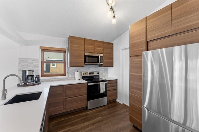 1898 Southpointe Terrace B1898, Eagan, MN 55122