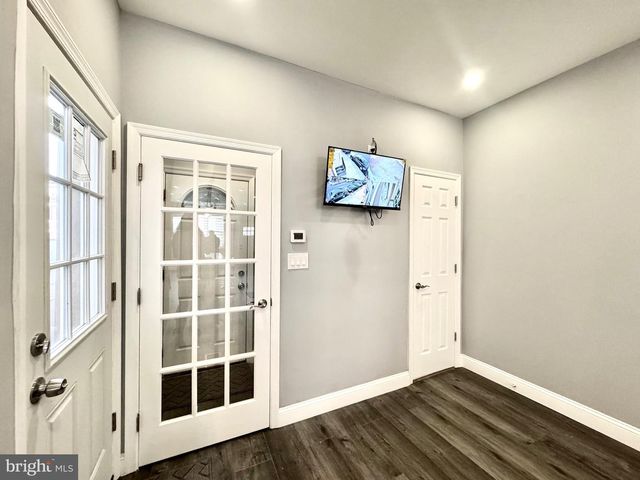 2029 S 4TH ST, Philadelphia, PA 19148