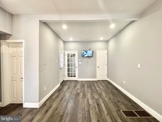 2029 S 4TH ST, Philadelphia, PA 19148