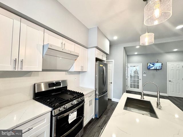 2029 S 4TH ST, Philadelphia, PA 19148