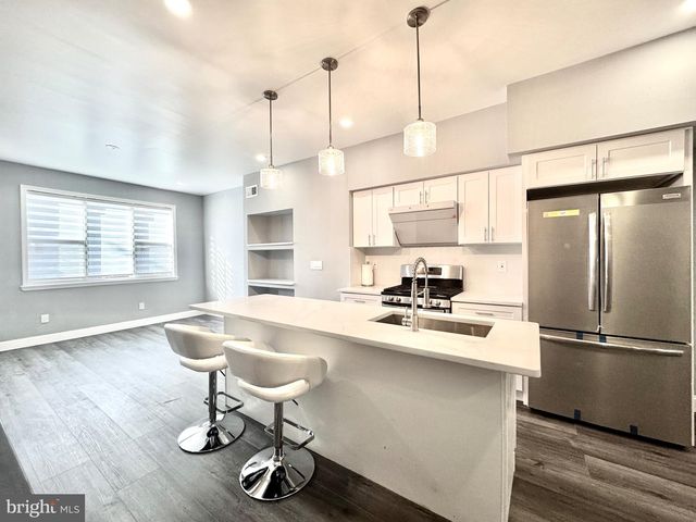 2029 S 4TH ST, Philadelphia, PA 19148