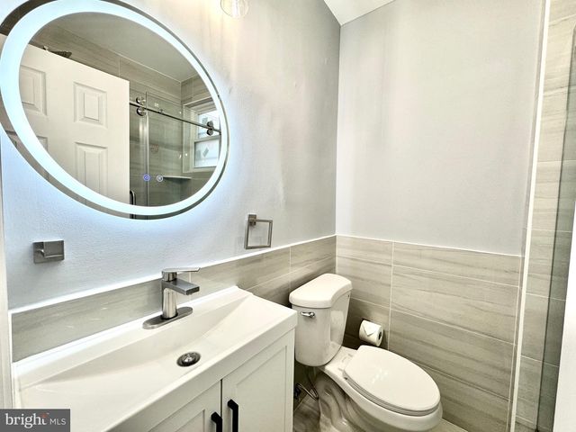 2029 S 4TH ST, Philadelphia, PA 19148