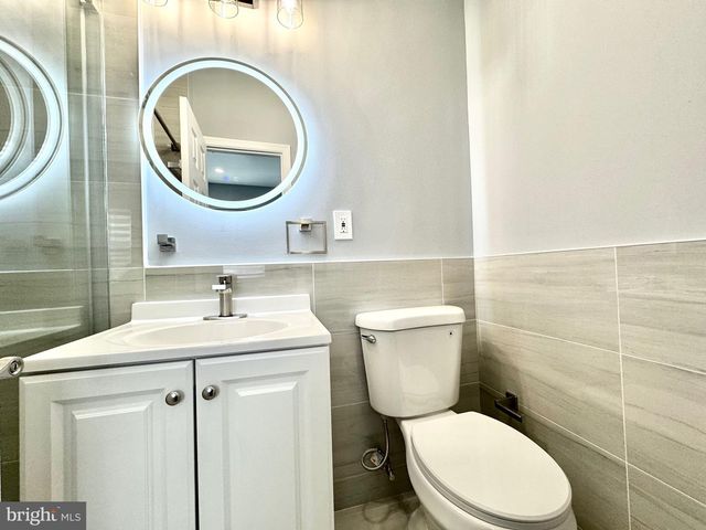 2029 S 4TH ST, Philadelphia, PA 19148