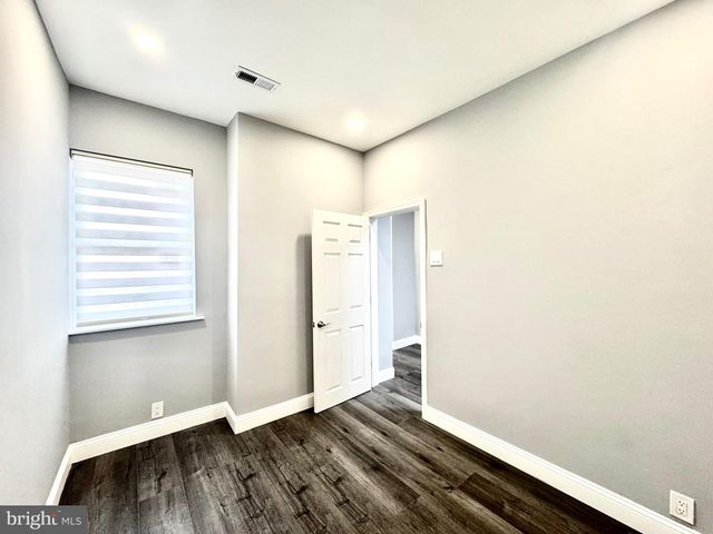 2029 S 4TH ST, Philadelphia, PA 19148