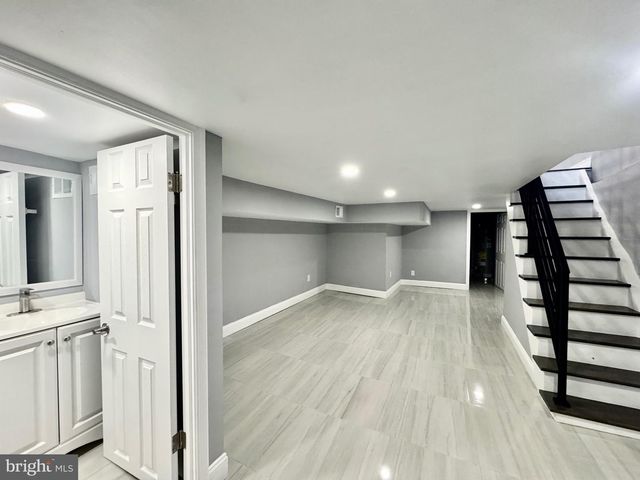 2029 S 4TH ST, Philadelphia, PA 19148