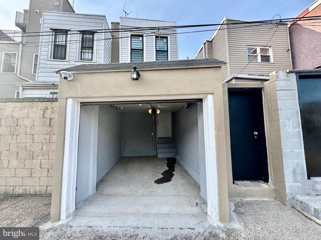 2029 S 4TH ST, Philadelphia, PA 19148