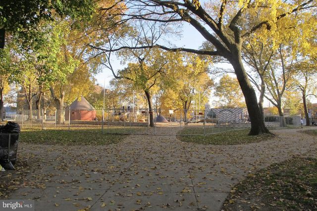 2029 S 4TH ST, Philadelphia, PA 19148