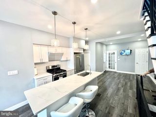 2029 S 4TH ST, Philadelphia, PA 19148