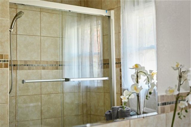 6409 E 110th Street, Kansas City, MO 64134