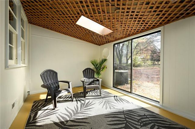 6409 E 110th Street, Kansas City, MO 64134