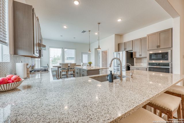 216 Buttercup Alley, San Antonio, TX 78253