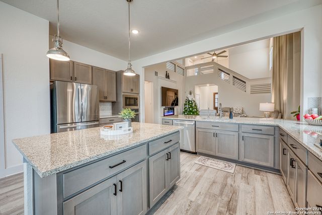 216 Buttercup Alley, San Antonio, TX 78253