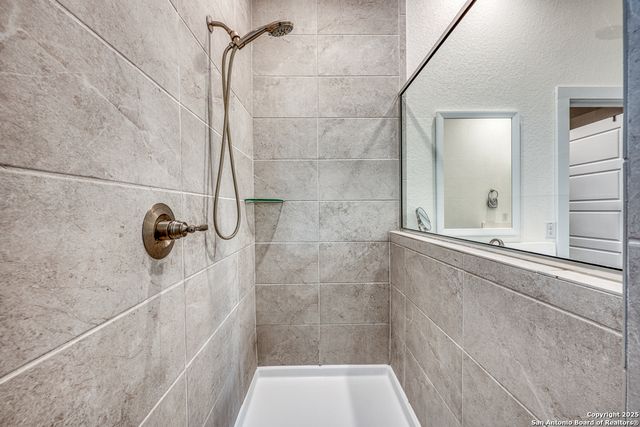 216 Buttercup Alley, San Antonio, TX 78253