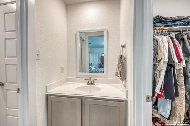 216 Buttercup Alley, San Antonio, TX 78253