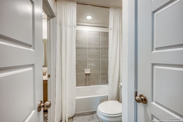 216 Buttercup Alley, San Antonio, TX 78253