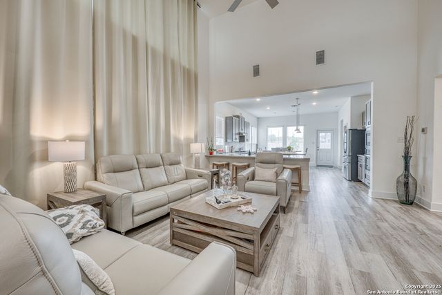 216 Buttercup Alley, San Antonio, TX 78253