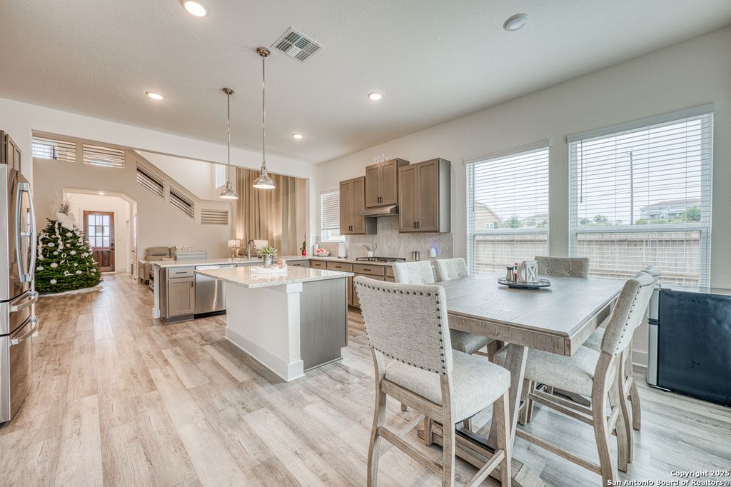 216 Buttercup Alley, San Antonio, TX 78253