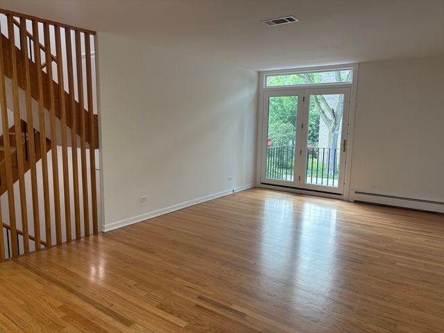 5555 S Harper Avenue, Chicago, IL 60637