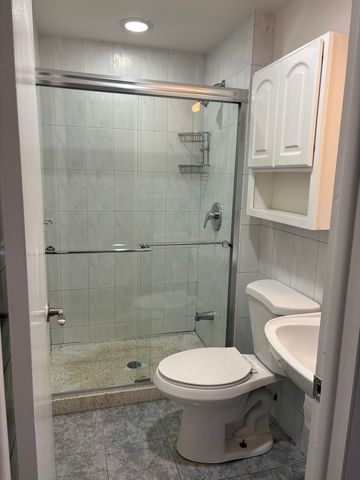 5555 S Harper Avenue, Chicago, IL 60637