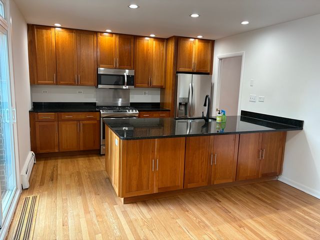 5555 S Harper Avenue, Chicago, IL 60637