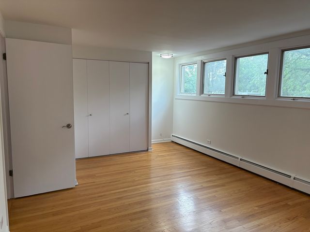5555 S Harper Avenue, Chicago, IL 60637