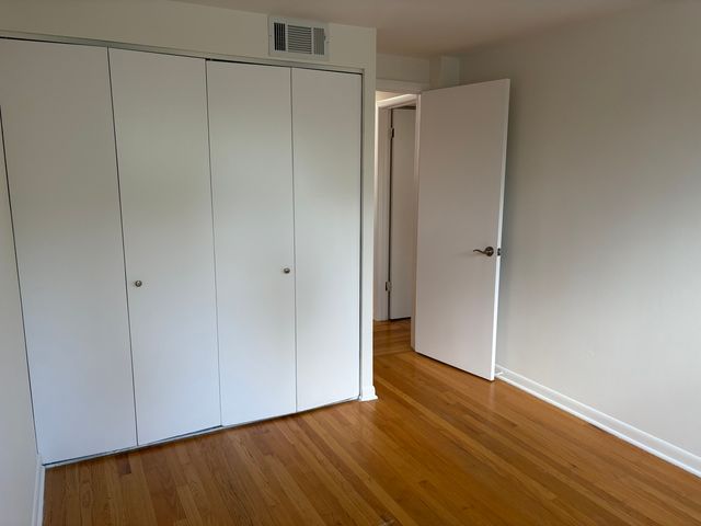 5555 S Harper Avenue, Chicago, IL 60637