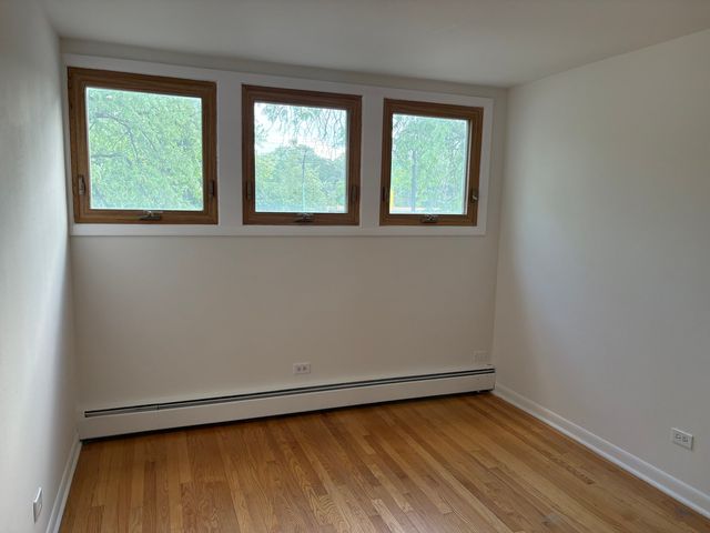 5555 S Harper Avenue, Chicago, IL 60637