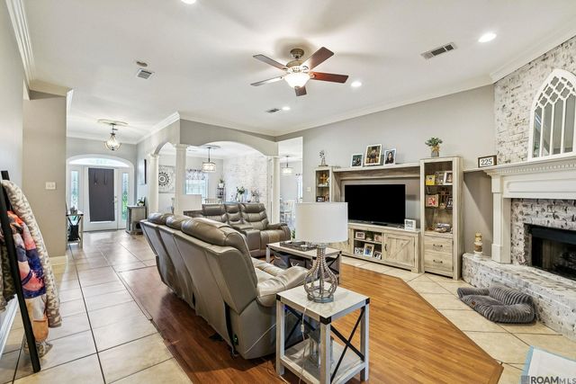 712 N Pine St, Gramercy, LA 70052