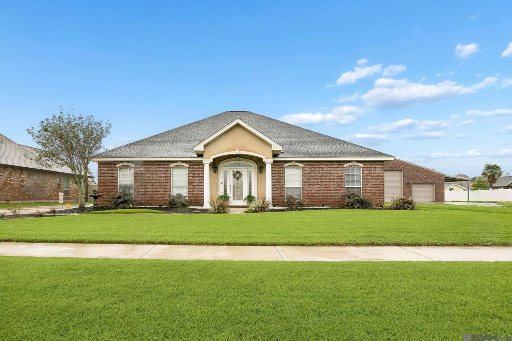 712 N Pine St, Gramercy, LA 70052