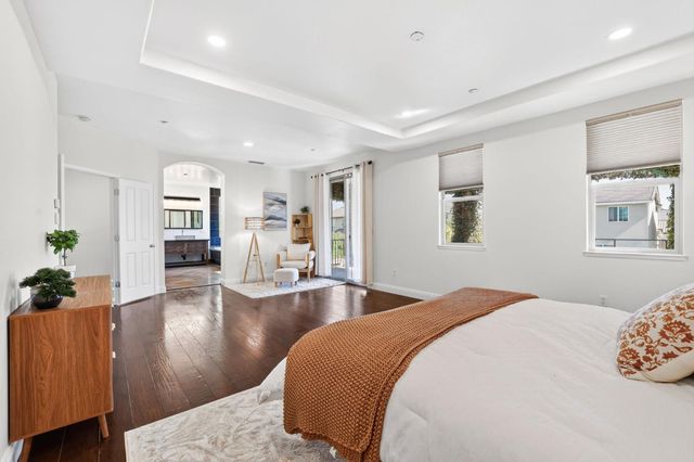 701 Rolling Green Dr, West Sacramento, CA 95605