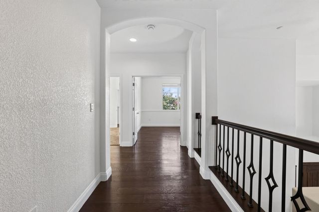 701 Rolling Green Dr, West Sacramento, CA 95605