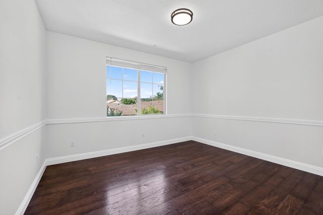 701 Rolling Green Dr, West Sacramento, CA 95605