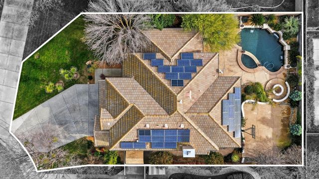 701 Rolling Green Dr, West Sacramento, CA 95605
