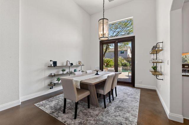 701 Rolling Green Dr, West Sacramento, CA 95605