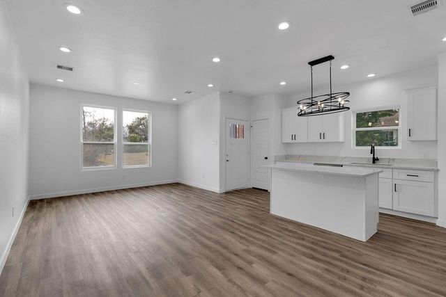 106 Runnels Street, Willis, TX 77378