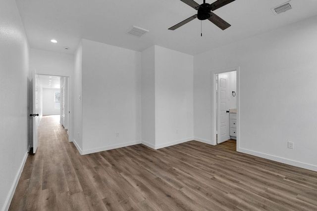 106 Runnels Street, Willis, TX 77378