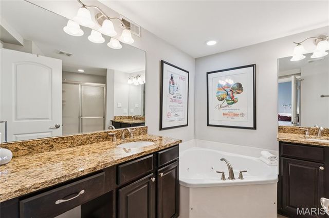 7743 Kingsbury Boulevard 21, Clayton, MO 63105