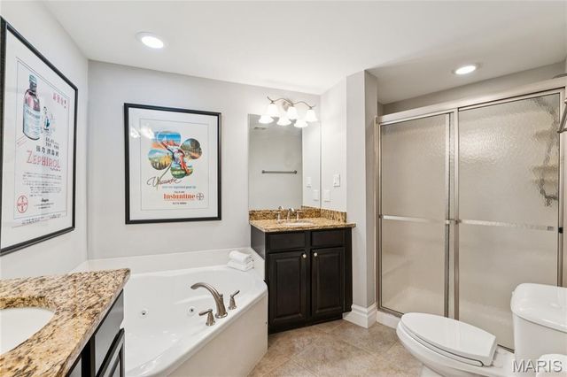 7743 Kingsbury Boulevard 21, Clayton, MO 63105